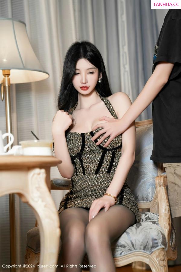 周于希dummy  [XiuRen]高清写真图 2024.04.19 No.8423 周于希Sally 黑丝美腿第30张图片